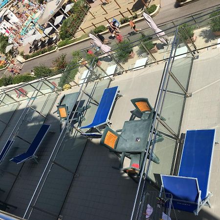 Hotel Excelsior Каттоліка Екстер'єр фото