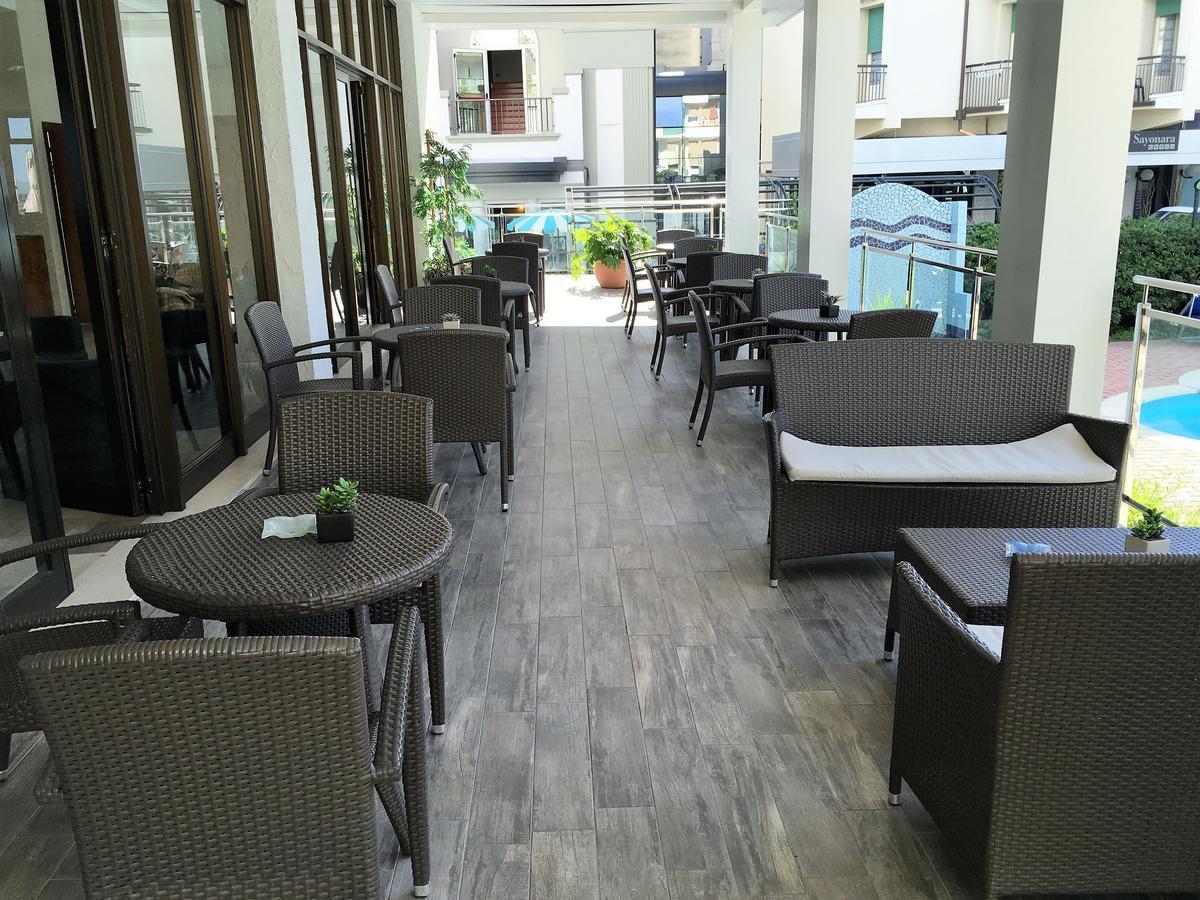 Hotel Excelsior Каттоліка Екстер'єр фото