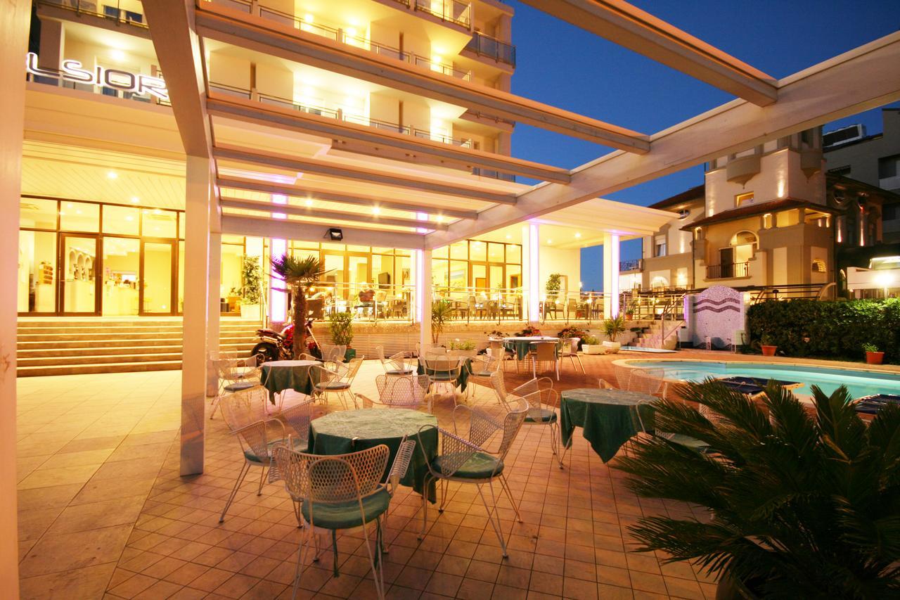 Hotel Excelsior Каттоліка Екстер'єр фото