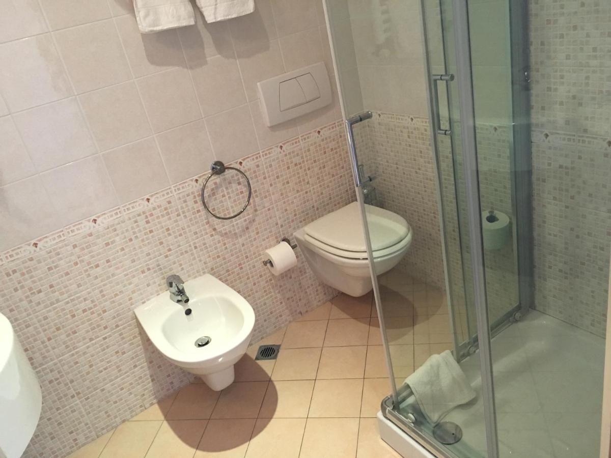 Hotel Excelsior Каттоліка Екстер'єр фото